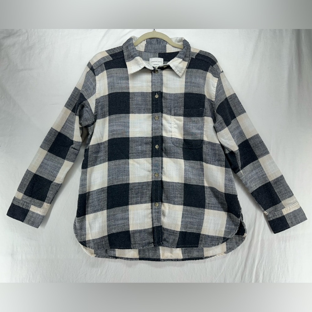 American Eagle Flannel Shirt Women M Black Tan White Plaid Soft Boyfriend Fit